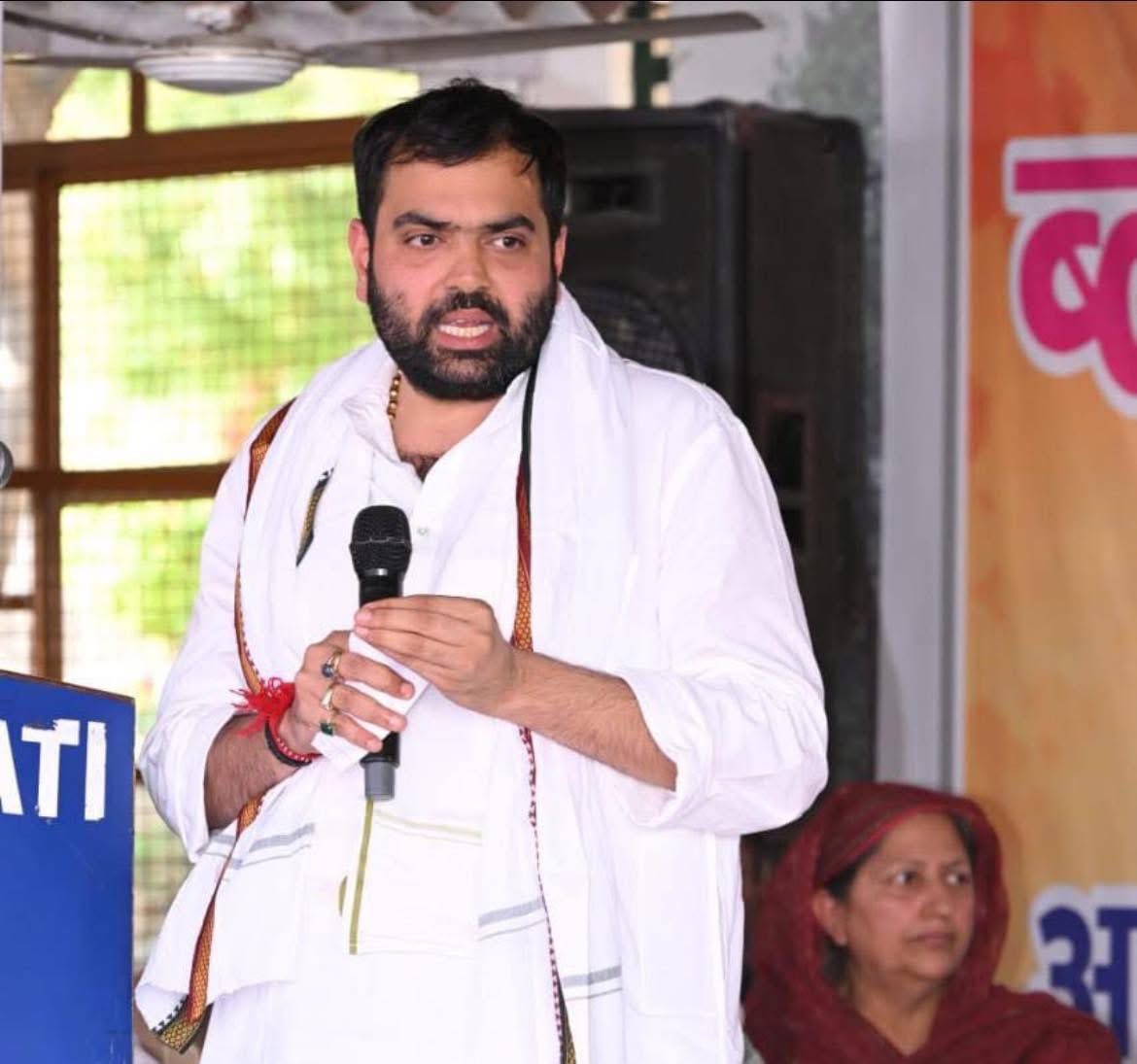 ManishYadavIn's tweet photo. AICC सचिव, राजस्थान कांग्रेस के सह प्रभारी श्री चिरंजीव राव जी को जन्मदिवस की हार्दिक बधाई एवं शुभकामनाएं।

ईश्वर से आपके उत्तम स्वास्थ्य व दीर्घायु जीवन की कामना करता हूं।
@Chiranjeev_INC https://t.co/lhbpgdFq5S