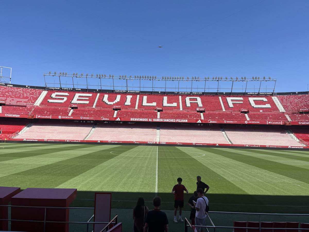 JMUHartSchool's tweet photo. …the Ramon Sanchez-Pizjuan stadium of Sevilla FC and the RCDE Stadium which is the hosts of Racing Espanyol.

On top of that the group received industry presentations from LaLiga, the PGA Tour, a local Sponsorship Activation Agency and Universidad Europa…

3/4 https://t.co/PRZ35S7n0p