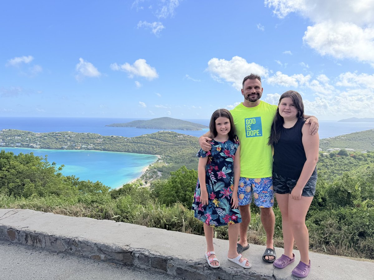 KooterBomb's tweet photo. Finally found where all the people hide. 

A massive shoutout to the wifey for planning a badass itinerary with several amazing stops.

She’s the real VIP. https://t.co/TuP3EdemZp