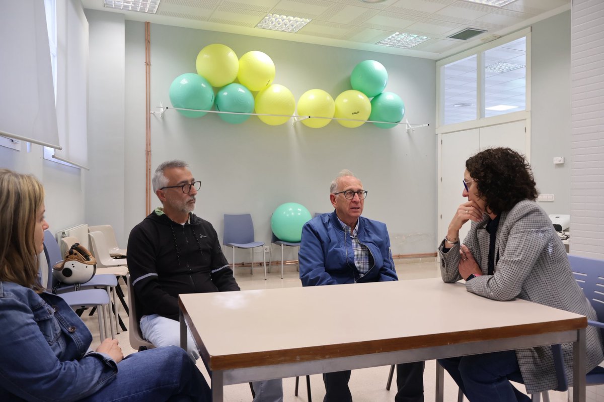 GAI_Cuenca's tweet photo. 🏥 La GAI de Cuenca pone en funcionamiento nuevas consultas de Medicina y Enfermería en el Consultorio de #FuenteDelOro.

Esta ampliación permitirá reforzar la cobertura sanitaria en los barrios de Las Cañadillas y Fuente del Oro, acercando la atención a más de 2.700 vecinos. 💚 https://t.co/Tym8c2q8Bl
