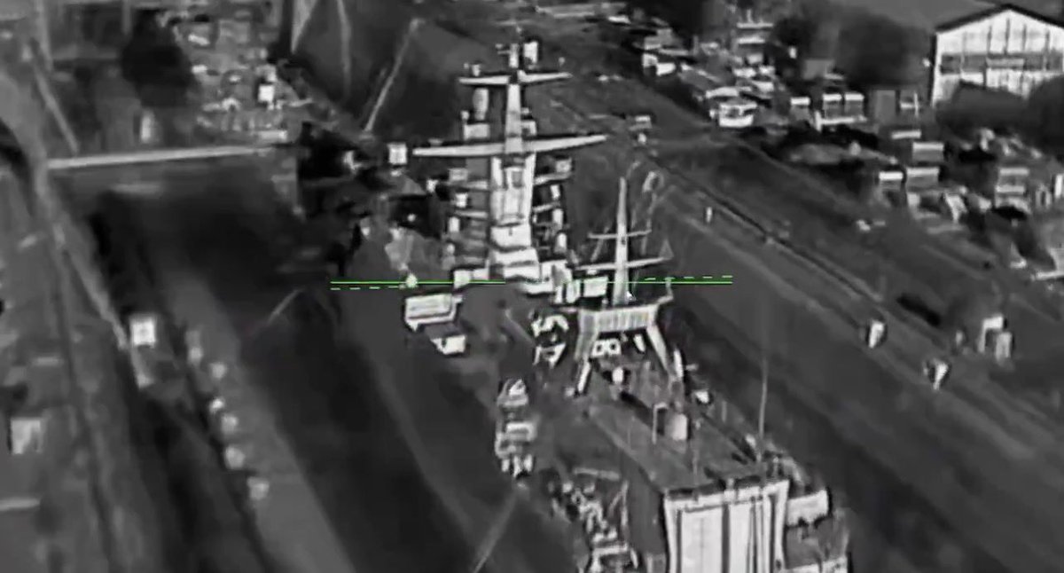 LOrion's tweet photo. @UAControlMap @MikiValbuena @Reuters  @BBC_ua  @DefenceU  
More views of #Russian #cirvette hit multiple times at dock in #StPetersburg  on day #OUTIN came to talk to ECONOMIC forum. 
Hr shut INTERNETS down 
DIDNT STOP 🛑 5 hour DRONE flights from #Ukraine or pinpoint hits on SHIP 🚢 @Maks_NAFO_FELLA https://t.co/0Y8DfOsSi1