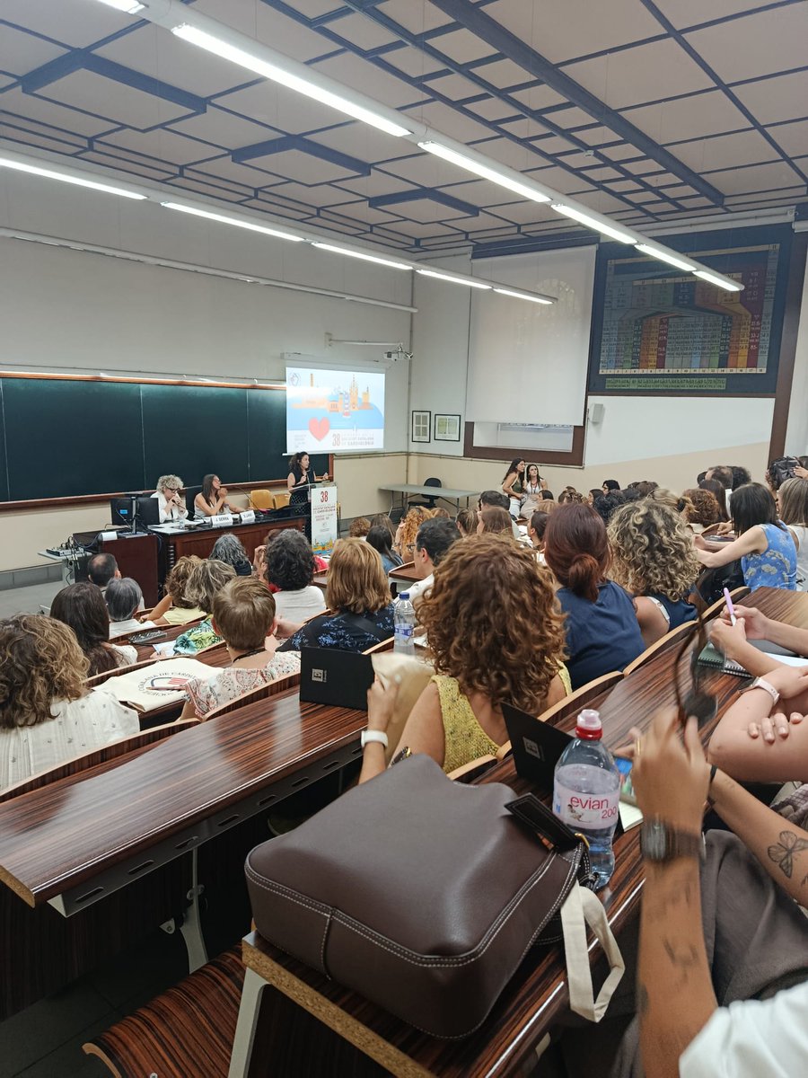 catcardio's tweet photo. 💬 Tanquem la 1a jornada del Congrés amb una idea clara: La #cardiologia continua avançant gràcies al coneixement compartit, la recerca i la mirada multidisciplinària.

Demà més i millor❤️
Continuem: https://t.co/xy88bYDLMw https://t.co/9REreIApPt