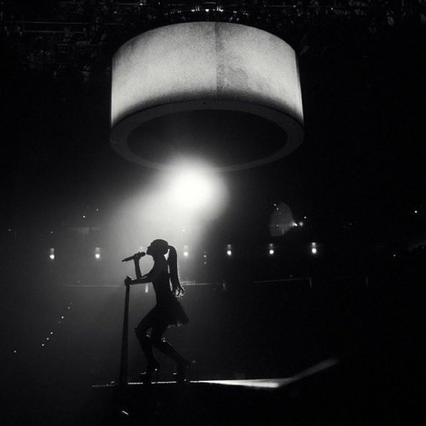 HitsAndCharts's tweet photo. Julian Dakdouk is expected to be the official photographer for Ariana Grande’s Eternal Sunshine Tour. https://t.co/u7X848bDI5