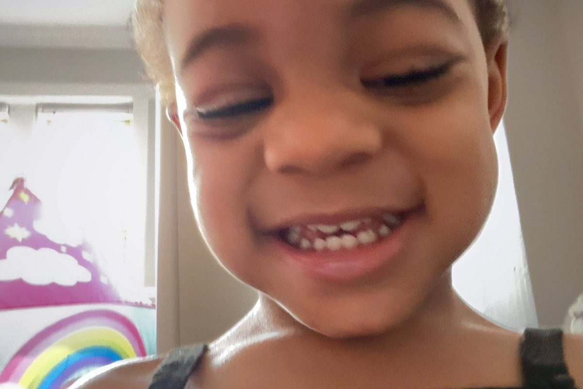 SieraSade's tweet photo. Baby Mya loves smiling for Facetime😘😘 https://t.co/oUVLWpJ7Ni