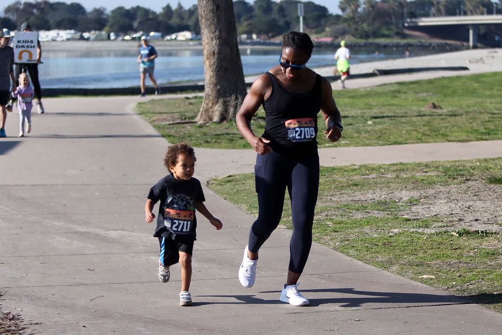 PacBio's tweet photo. The #PacBio Seq It Forward 5K returns to San Diego on June 27! 🏃‍♂️ Swipe to see last year's energy.

Run or walk the Del Mar trail to support rare disease families via iHope. Register by June 13 to enter our $150 Road Runner Sports raffle!

Register here: https://t.co/UD1vndJFwS https://t.co/KHwW32sjMq