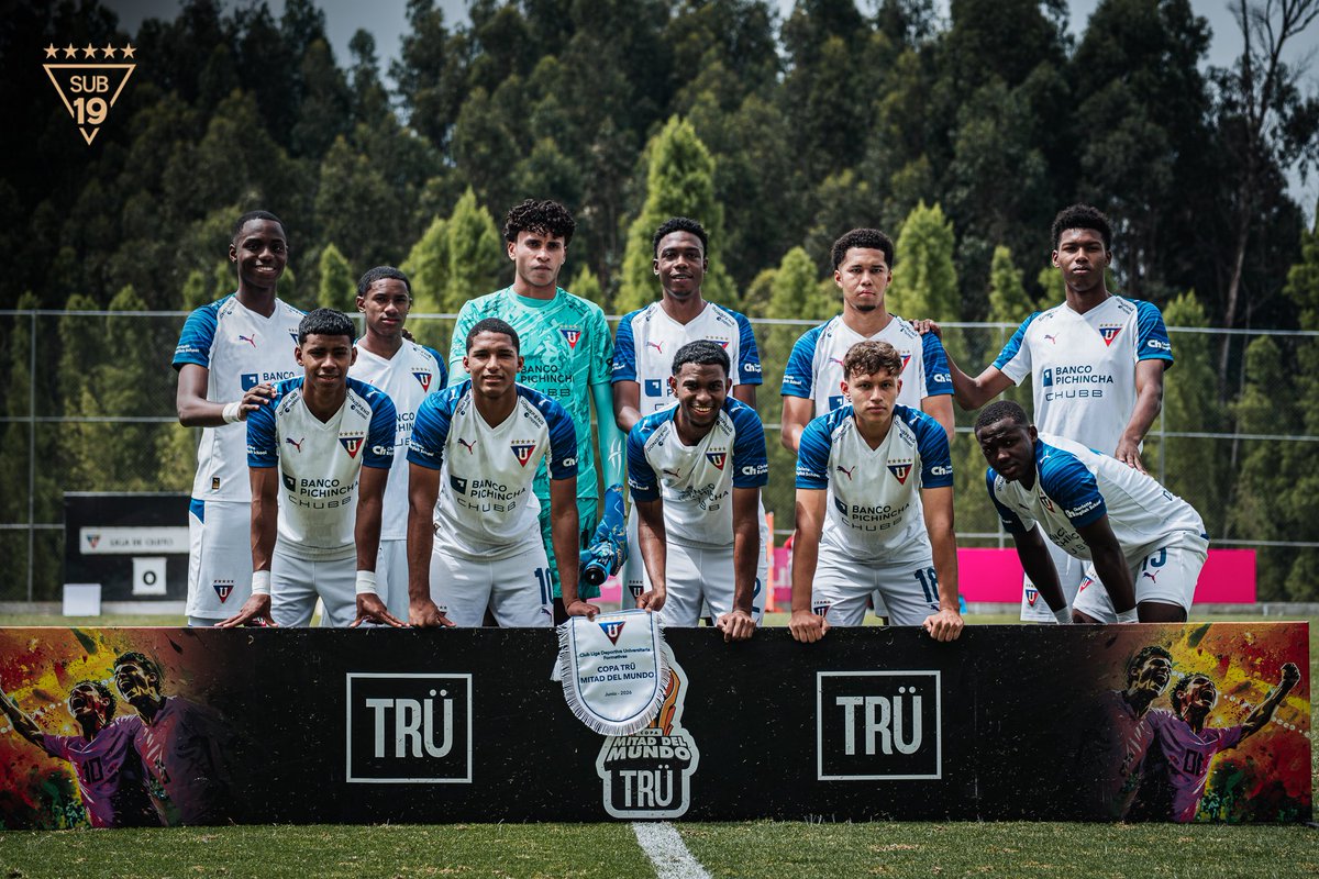 Formativas_LDU's tweet photo. Nuestro once inicial💎

Vamooos Liga 💪

🆚 #LIGAUCatólica 
🏆 #CopaMitadDelMundo 
#U19 https://t.co/KPFq4rDmOJ