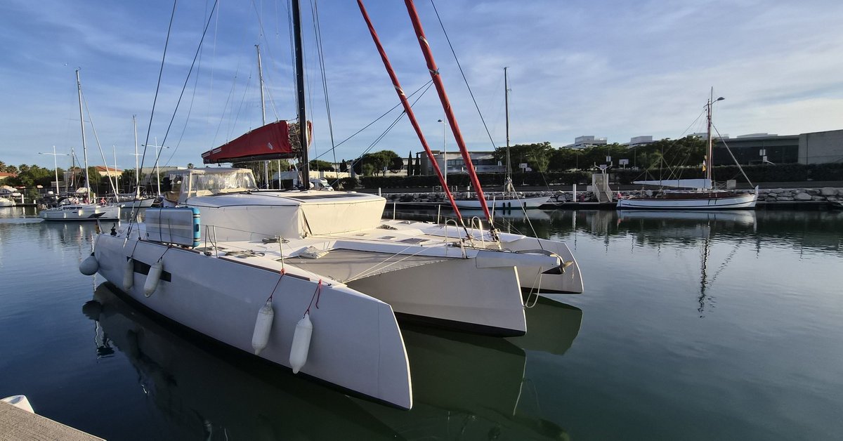 multihullmgr's tweet photo. The NEEL 47 Happy recently stopped in Canet-en-Roussillon for some routine maintenance before heading back to sea.
It is always a pleasure to see this beautiful trimaran and her crew.
Fair winds to Happy and her crew!
#neel47 #neeltrimarans #multihull #trimarans #trimaran https://t.co/ID9TWpfHD4