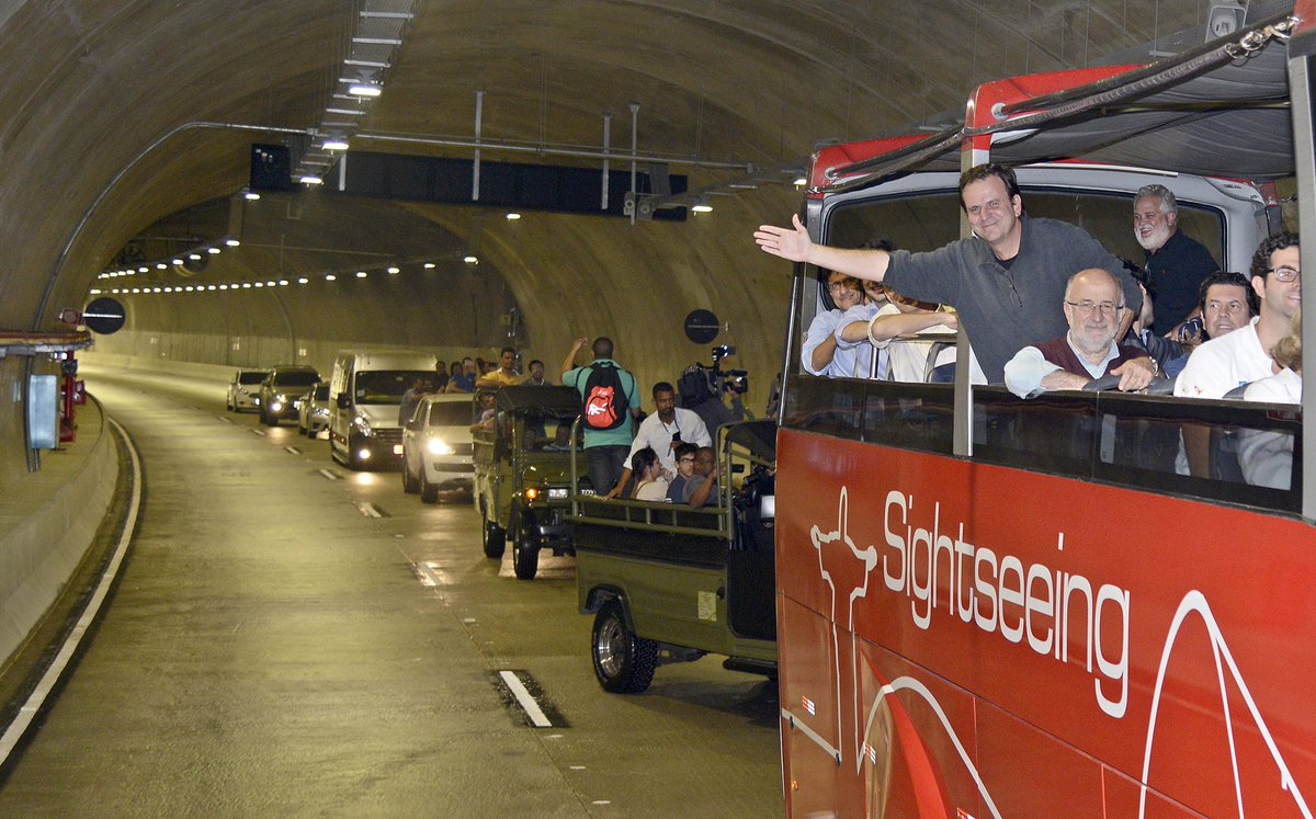 jeferson's tweet photo. Curiosidade: uma das galerias do Túnel Marcello Alencar foi feita a 46 metros de profundidade abaixo do solo marinho. A obra durou 3 anos e 8 meses e foi entregue pelo prefeito Eduardo Paes, em 2016.

Hoje, é o maior túnel subterrâneo do Brasil com 3,3km (distância maior que a ligação do metrô Rio-Niterói sob solo marinho).
