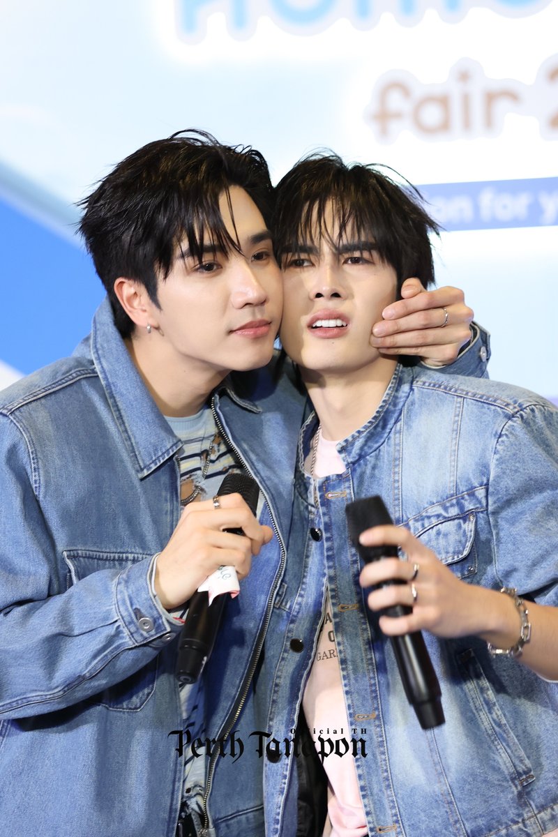 PerthOfficialTH's tweet photo. โชคดีที่มีเธอ 🖤🤍

PSDFAM HOMEBABYFAIR AT TOPS 

#DownyXPerthSanta
#PerthSanta #เพิร์ธแซนต้า https://t.co/0v0wBwmO8m