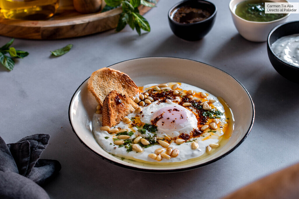 directopaladar's tweet photo. Huevos turcos: receta tradicional de desayuno completo y delicioso 

➡️ https://t.co/zfapPRHR4R https://t.co/0cqXYUm72o
