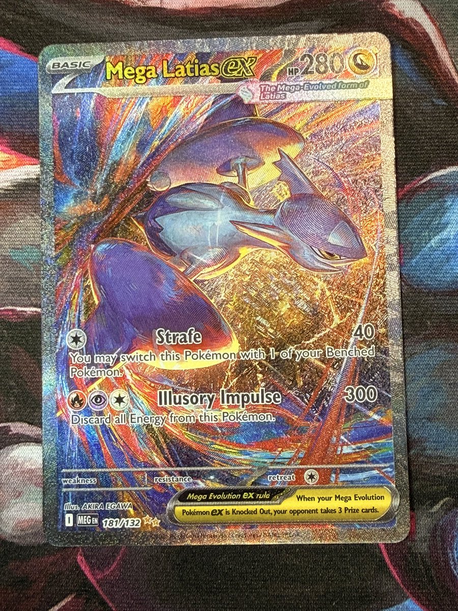 CharizardReign's tweet photo. Mega latias is back in https://t.co/dSG6MVTKFh