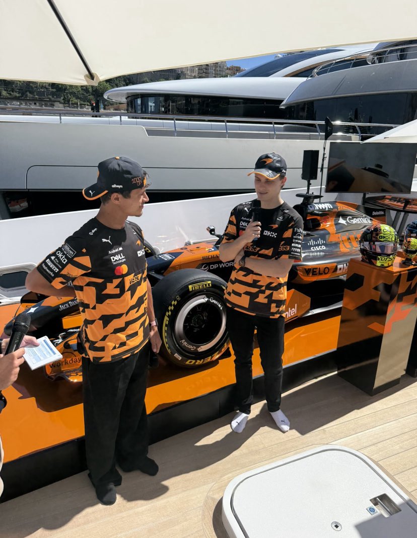 GETlTWRONG's tweet photo. i always find funny that u can’t wear shoes inside yachts https://t.co/rSXLpPauiF