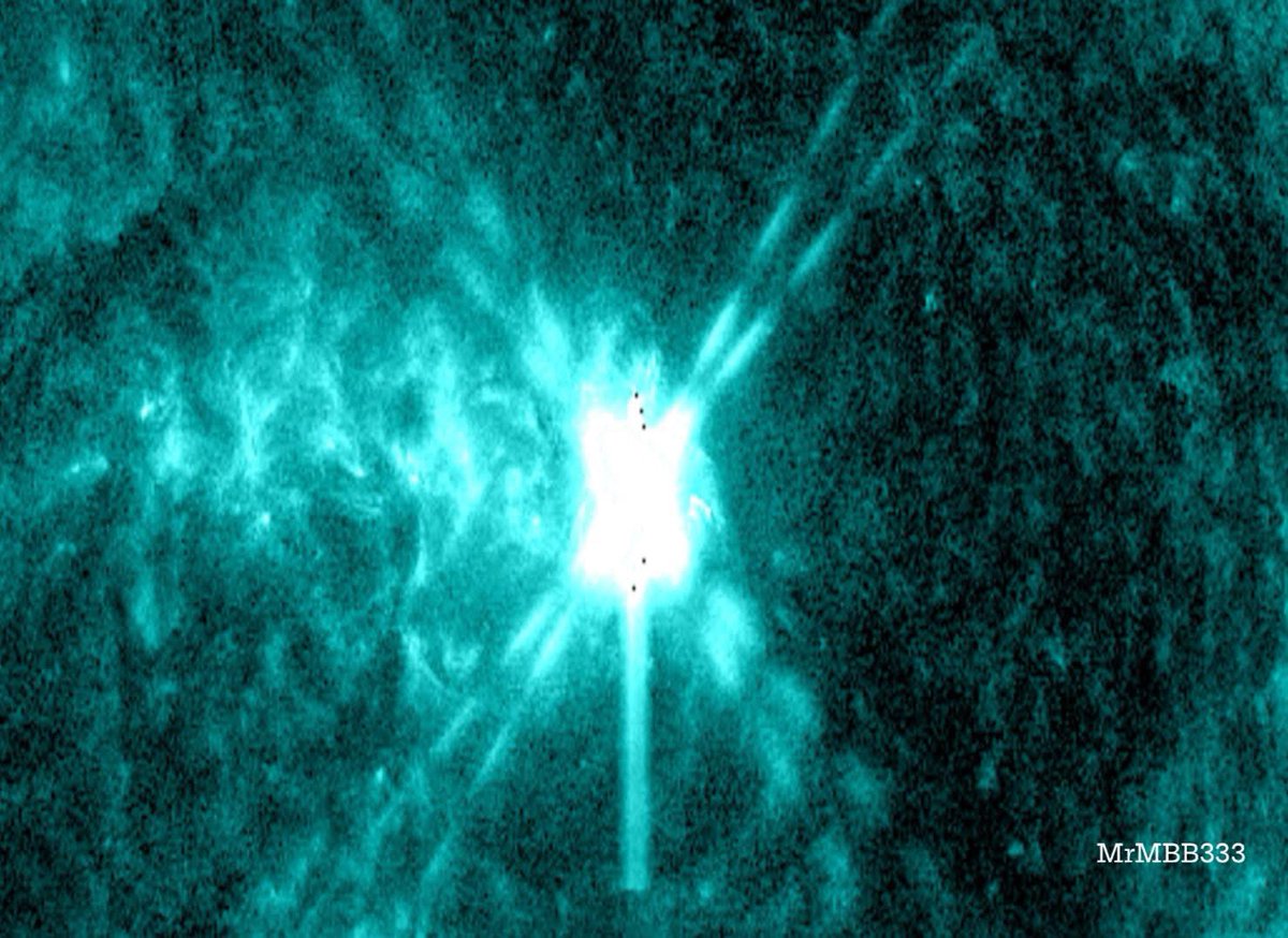 MrMBB333's tweet photo. THE SUN JUST WENT BALLISTIC 

Just a few short hours ago, the Sun erupted with two large M-Class solar flares and a powerful X-Class flare in rapid succession.

But that wasn’t the biggest development…

The eruptions launched a massive cloud of solar plasma known as a Coronal Mass Ejection (CME), and early tracking suggests it could be headed directly toward Earth.

If the CME remains on its current path, it could arrive within the next 24 to 48 hours and potentially trigger a strong geomagnetic storm.

That could bring enhanced auroras, radio disruptions, GPS interference, and significant disturbances within Earth’s magnetic field.

What’s getting people’s attention isn’t just the X-Class flare…

It’s the fact that multiple powerful eruptions occurred within hours of each other.

The Sun has been extremely active lately, and this latest event may be one of the most significant in recent days.

One powerful eruption is one thing… multiple eruptions in rapid succession is another.

#MrMBB333 #SolarFlare #XClassFlare #SpaceWeather #CME #GeomagneticStorm