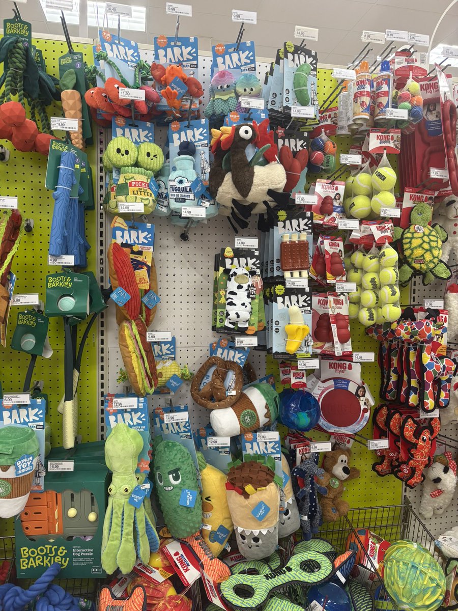 Toondeaf5's tweet photo. Giorgio’s Favorite isle in the whole store //

🖊️ even if Beerus says I can’t bring anymore toys home ..especially the ones that squeak …he says I keep him and Rocky up at 4 am but I don’t remember that!! 

Yes he does … https://t.co/epH7AcmmVL