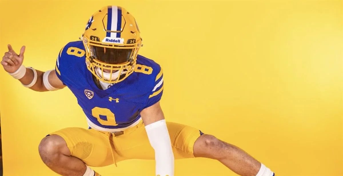 DashJones2_'s tweet photo. After a great campus visit and conversation with @_CoachBoyd and @CoachHeyward I’m truly blessed to receive my 11th D1 offer from @CalFootball 

@RegJones20 
@coachIzFw 
@HeirFootball 

#DashJones // #DashIsland 🌴🔐 // #HeirFootball 👑 https://t.co/GxVK1ydi8S