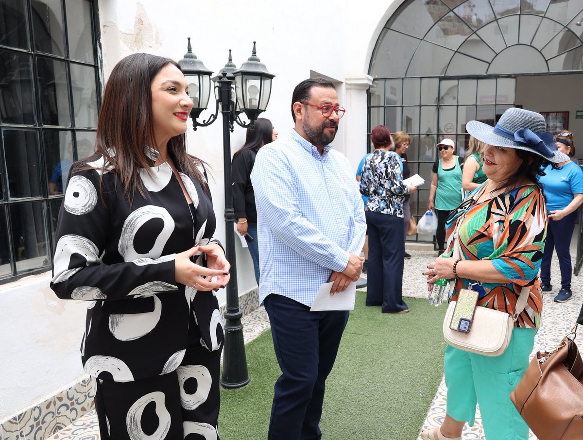 IssstesonGob's tweet photo. 🙌🏼 Durante su visita recorrieron el inmueble acompañados de Andrea Rincón, directora de la Casa, y conversaron con alumnos de los talleres que ofrece el Instituto a las personas adultas mayores.

2️⃣▶️2️⃣ https://t.co/3Y5e9U63ZA