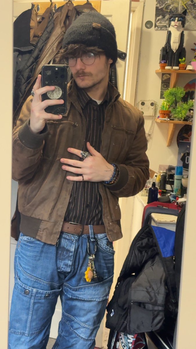 cookiecrustulum's tweet photo. Guys how do i like get views or followers on here?! ill never understand this algorithm anyways what do we think of this outfit?! #fitcheck #outfit #vintage #foryou https://t.co/XpbXdPkdQf
