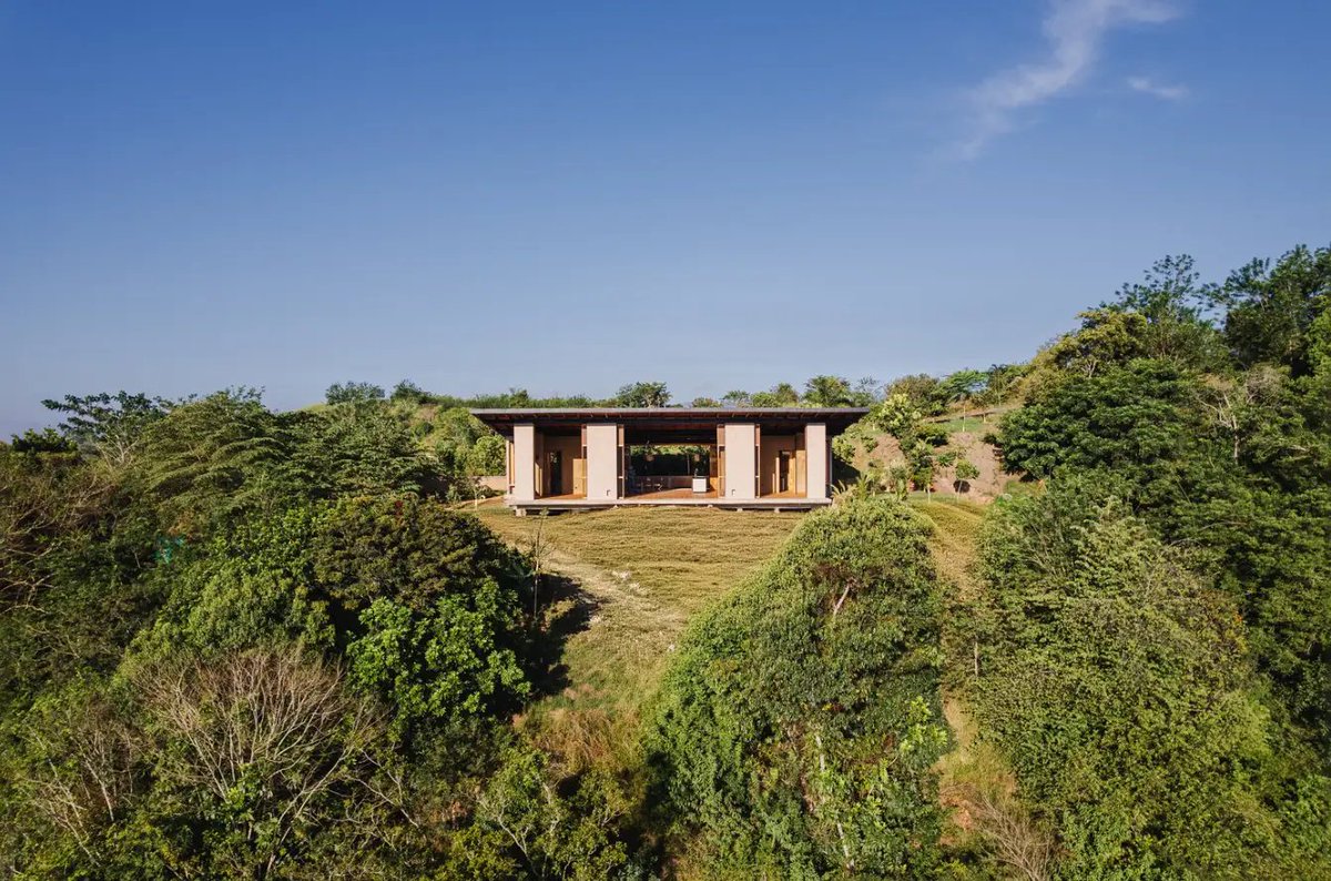 pislikmimarcom's tweet photo. "Clay House" is a housing project where earth is transformed into architecture.

Project Details 👉https://t.co/gnrhtnXdjf https://t.co/huagb8NYDg