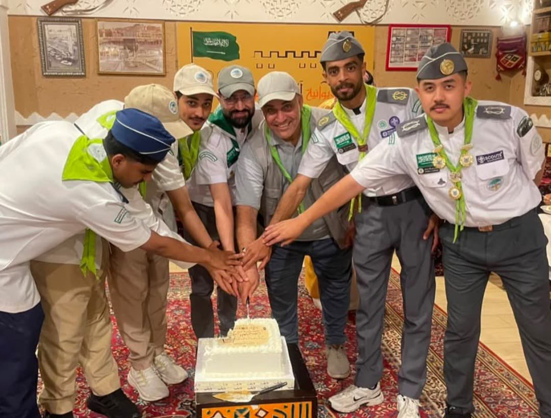 dh_scout's tweet photo. بحضور رئيس الفريق القائد أ علي العلي 
أعضاء فريقنا الكشفي يحتفون #بعيد_الأضحى_المبارك بمقر الديوانية شمال العاصمة الرياض 
#الفريق_الكشفي_بديوانية_ال_حسين_التاريخية https://t.co/TlpXV7lbGa