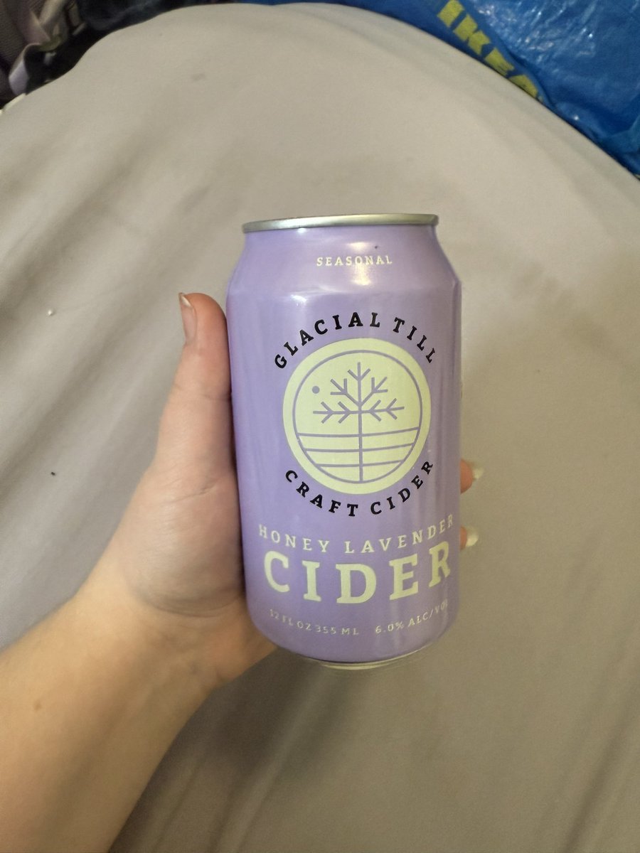 willtoledod's tweet photo. am i tripping or does this regular sized can look giant in this pic https://t.co/MXdiXoERnX