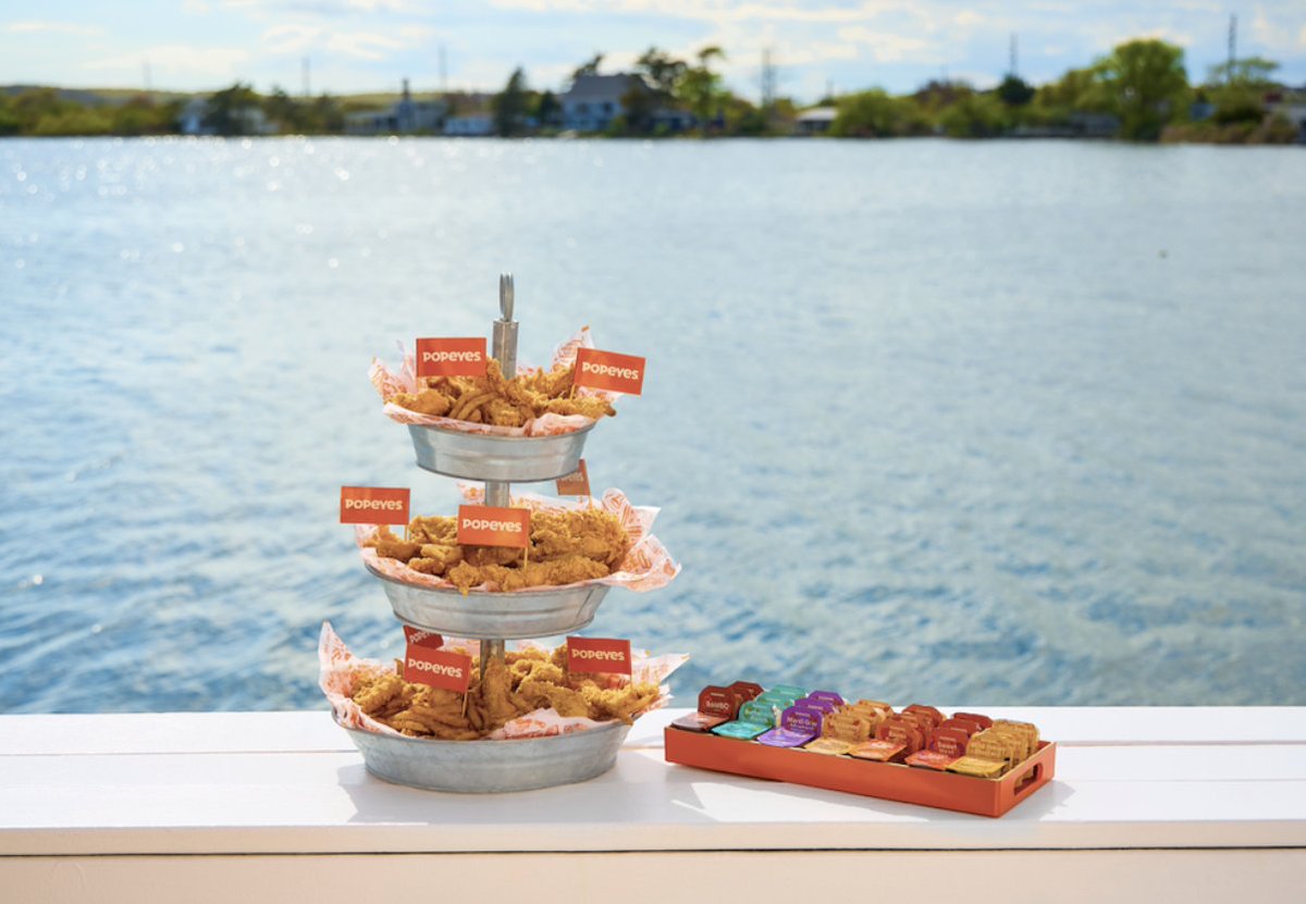 ForbesLife's tweet photo. Popeyes Debuts A $150 Chicken Tender Tower In The Hamptons
https://t.co/Z4ULZrANA1 https://t.co/AWM3N0HQqi