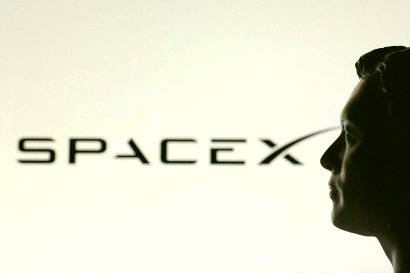 Alice__173's tweet photo. SpaceX is pricing its IPO at $135 before the roadshow—pretty bold move against Wall Street's usual rules.

$SPCX https://t.co/WTHmMjInB4