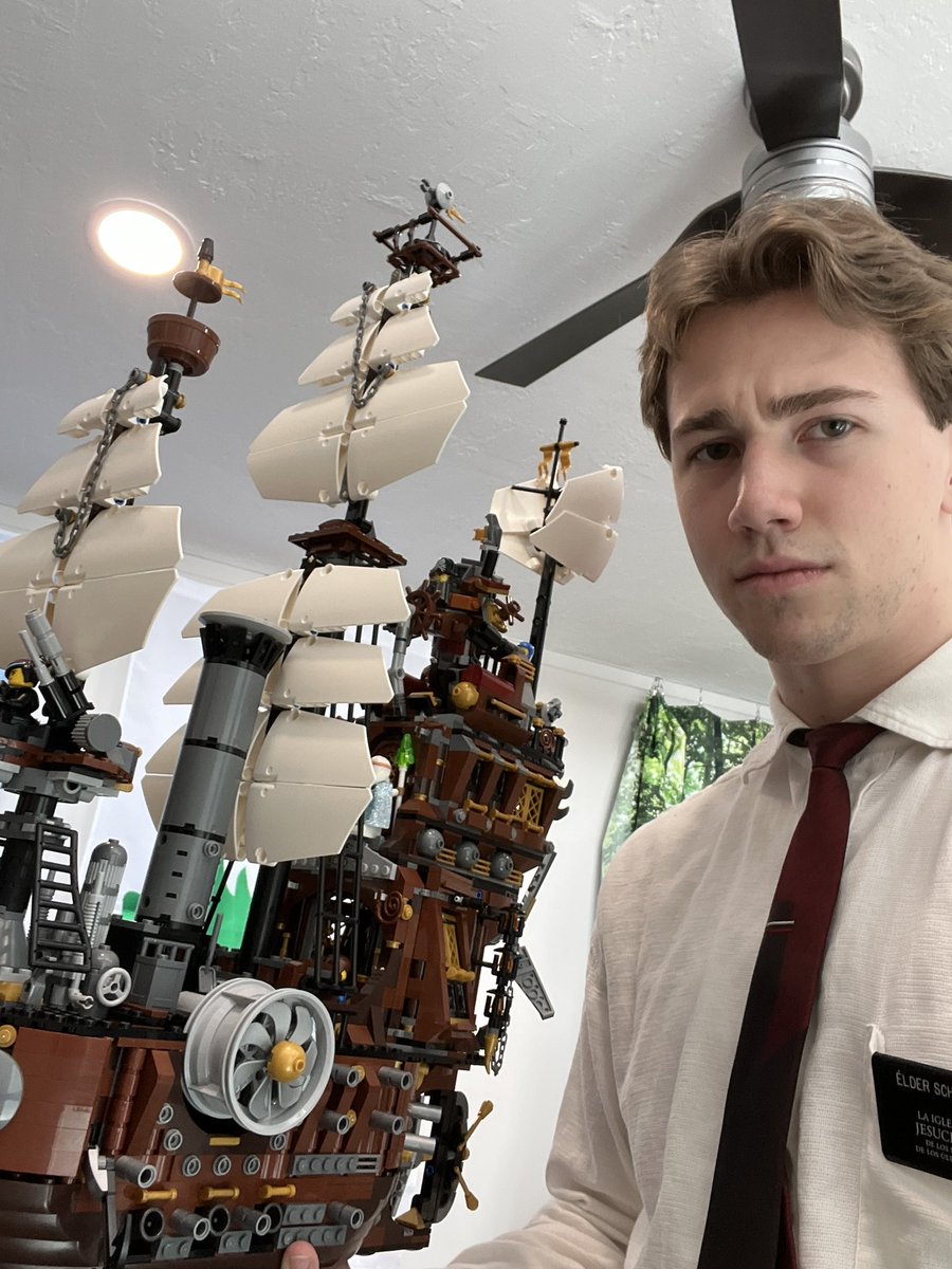 KaiSchwemmer's tweet photo. Members of the Church of Jesus Christ of Latter-day Saints say: Give the Legos back! https://t.co/RZmS9m7kT8
