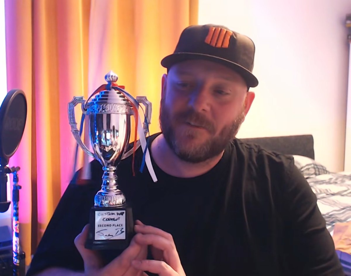 eMoX_MaNgA's tweet photo. Nice to see @Madgaz182 getting his 2nd place trophy, congratulations well deserved ! @itsbrodes and @logicaledits we wait to see yours 🔥 https://t.co/Qc0XnFnPTn