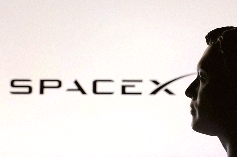 KevinLi33447416's tweet photo. SpaceX is breaking away from Wall Street rules and setting its IPO price at $135 before the roadshow even begins 🚀

$SPCX https://t.co/BbQVXpCH49