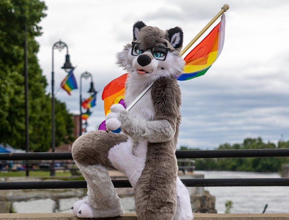 ColeWuff's tweet photo. When I was 18 I came out and was thrown out of my home and left on the streets. It took years of hard work and dedication to find myself and show I’m not a failure, with the help of this amazing community. I love my found family, my boyfriend, and my friends. 🏳️‍🌈Happy pride!🏳️‍🌈 https://t.co/1dsLFUYEIw