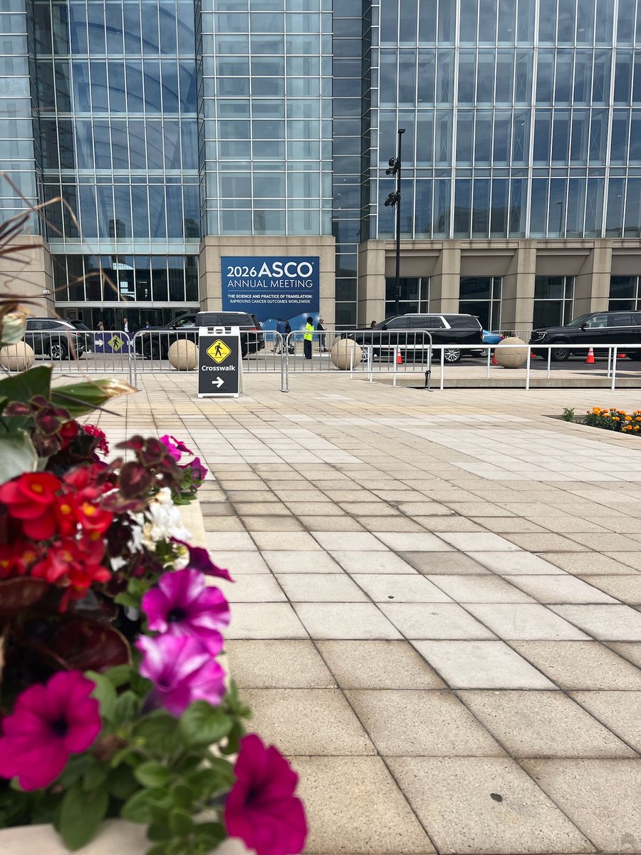 PinkEraserProj's tweet photo. We just came back from #ASCO26, one of the most important gatherings in oncology with over 40,000 oncology professionals worldwide to advocate, connect &amp; learn. We're feeling inspired, energized &amp; more committed than ever! 💗 Thank you, @ASCO! #BreastCancer  #PatientAdvocate https://t.co/tg0pbnR4mS