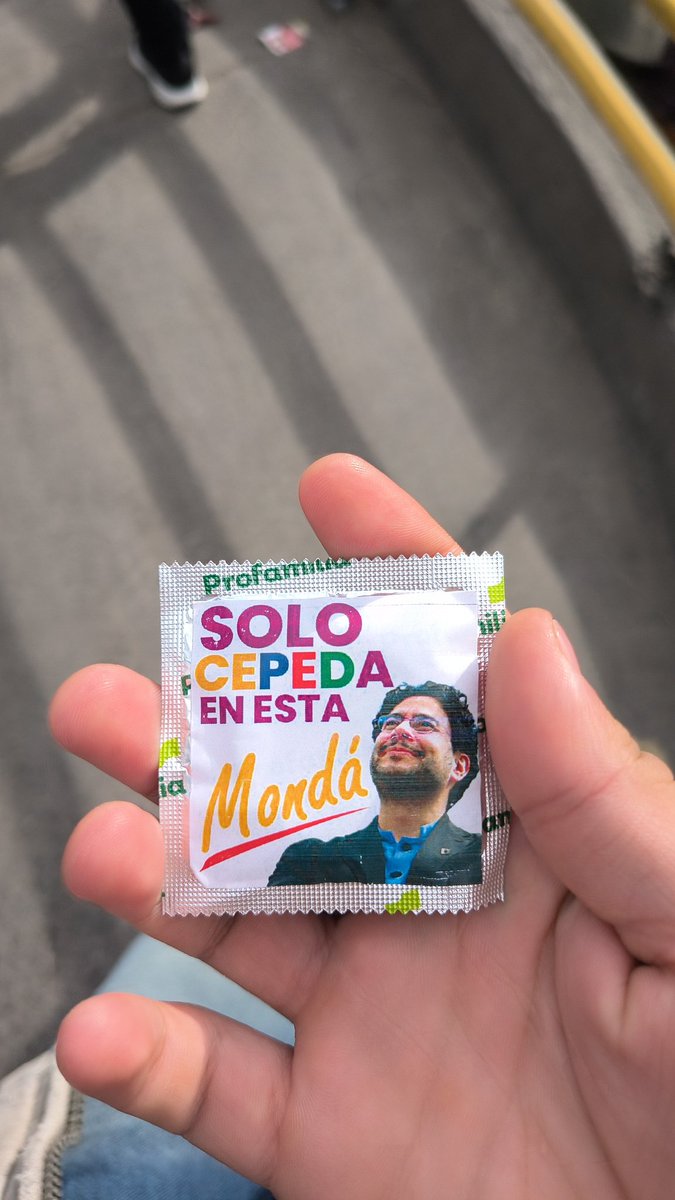 Dz_kat08's tweet photo. Asi si da gusto q hagan campaña https://t.co/QyPbz09FGU