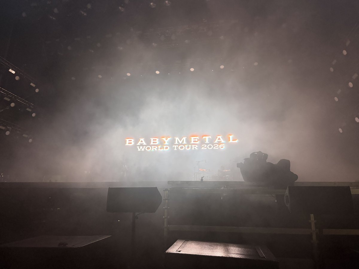 delhimetal's tweet photo. 始まった
#BABYMETAL #SwedenRockFestival https://t.co/zpm5vVT9sP