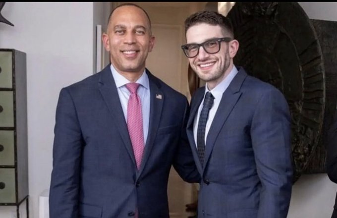 DupskeRay's tweet photo. @RepJeffries Speaking of credibility. You lose. https://t.co/LExK51l7s9