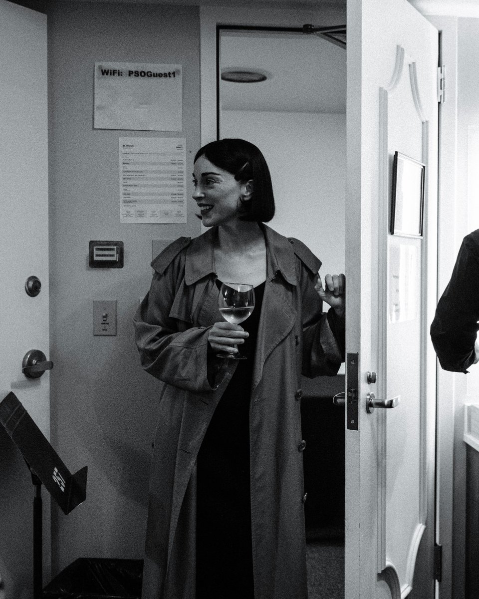 st_vincent's tweet photo. photo by Amanda Laferriere https://t.co/S5cz6lGg4f