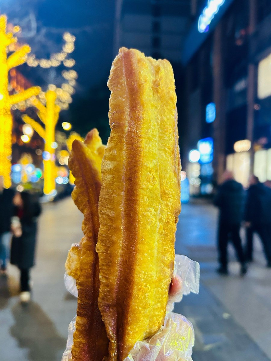 MurielPinet's tweet photo. Craving a warm, crispy street-style fried dough stick (youtiao) with soy milk this rainy morning Perfect quick bite that hits all the right spots!， https://t.co/Q4LXbjXjlj