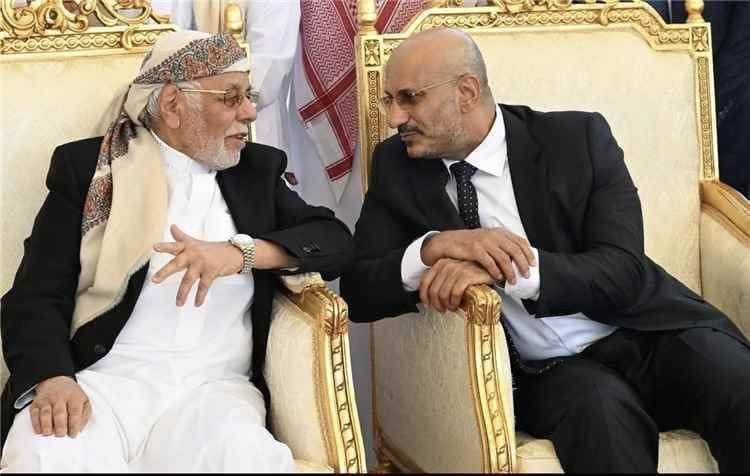 sameer20_20's tweet photo. طارق صالح شكله بايكمل الجماعة فجايع 
كل يوم مفاجئة جديدة
من المشاريع الى الجبهات الى الحفلات والمناسبات وجر منه ناوله https://t.co/wEAu4Hmhtc