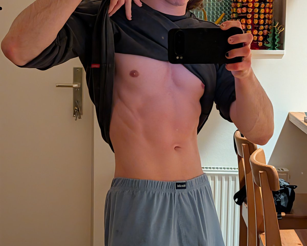 celfpost's tweet photo. who wants to touch my gills https://t.co/wJFDTUOR8g