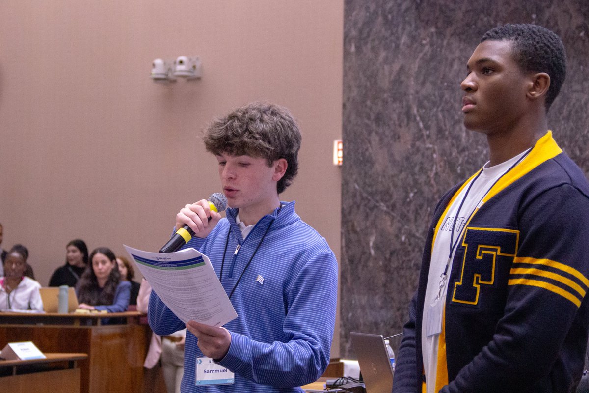 chicityclerk's tweet photo. Students came together for our biggest #NextGenCityCouncil event after weeks of learning, collaboration and drafting policy solutions focused on issues impacting Chicago youth. 
(1/2) https://t.co/AdHZngh7K3