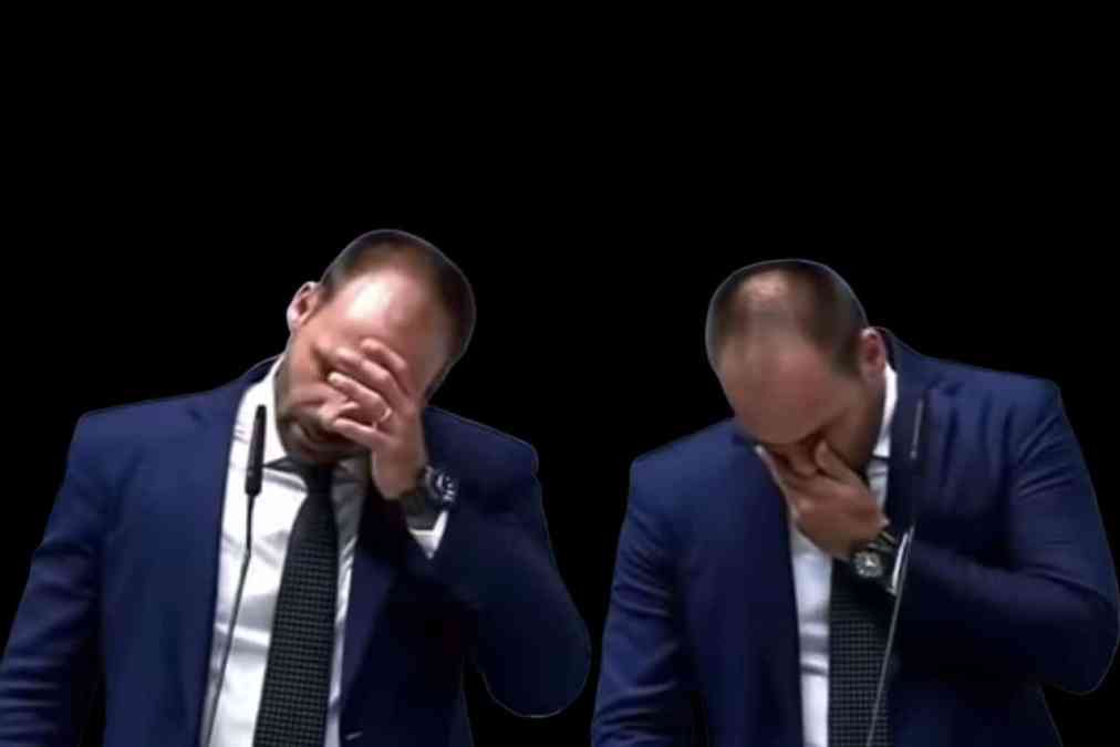 Reimont's tweet photo. URGENTE: o ministro Flávio Dino marcou para o dia 16 de junho O JULGAMENTO DO EDUARDO BOLSONARO. O clima do bolsonarismo em Brasília é de muito choro! https://t.co/IpAYP3DP2Q
