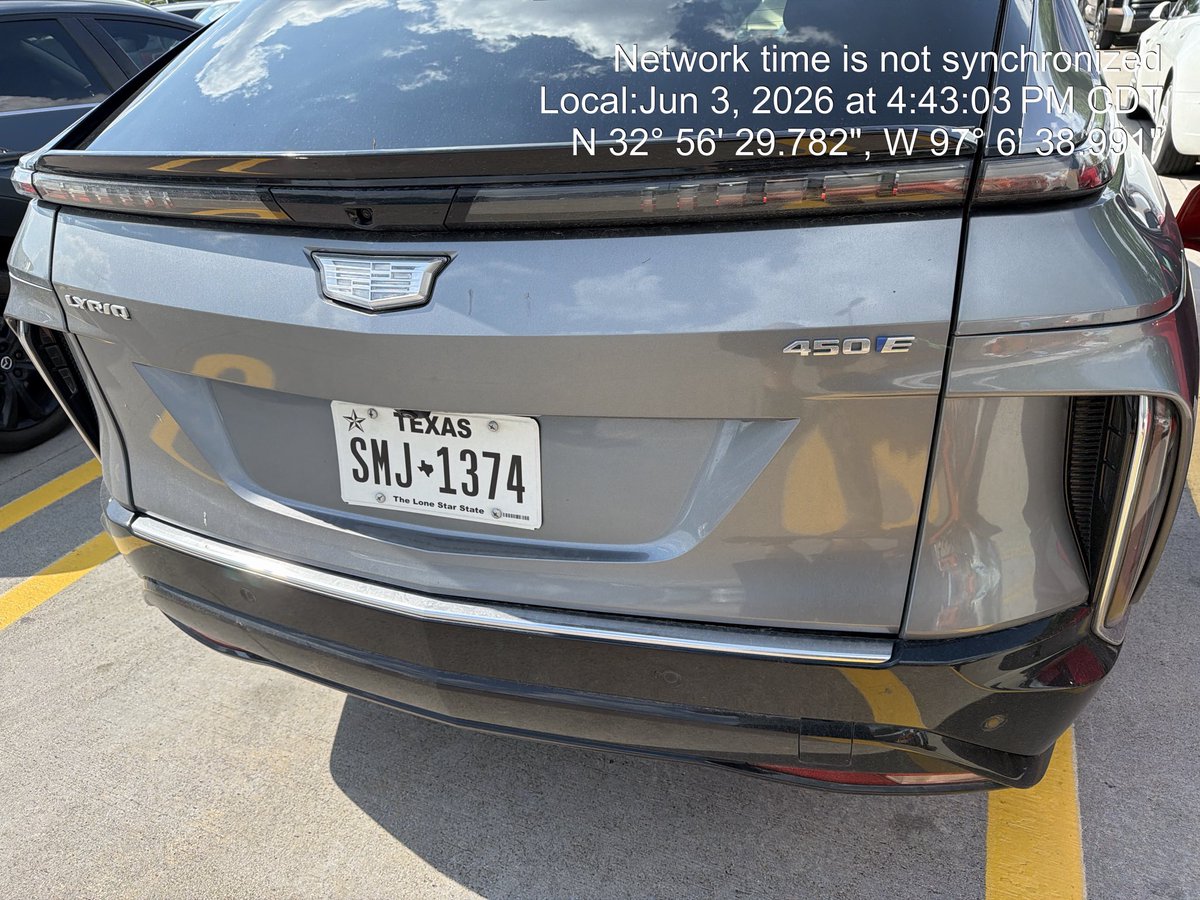 CryptoJack1986's tweet photo. @SouthlakeDPS These jerks have the car turned off and have there little dog in the extreme heat with the windows rolled all the way up at Southlake Costco right now https://t.co/N2VlyLWBvj