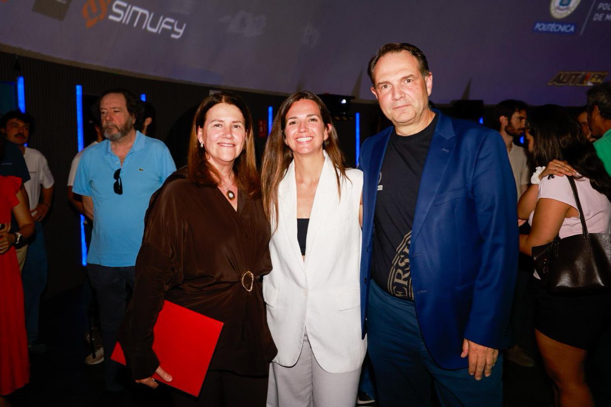 MirinaCortesO's tweet photo. Presentación en @La_UPM del Máster en Ingeniería Avanzada del Motorsport que, combina excelencia académica y conexión con el tejido empresarial, alineada con la apuesta de la @ComunidadMadrid por la innovación y el talento.

Un privilegio contar con la piloto,Cristina Gutiérrez. https://t.co/CBfYR4FavZ