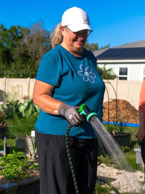 ManateeGov's tweet photo. Celebrate National Gardening Week! 

Community gardens do more than grow fresh fruits and vegetables. They bring neighbors together, create learning opportunities and help build stronger communities.

Check out three community gardens in Manatee County:

Patricia & Dr. Carroll Geraldson Community Garden (our newest community garden!)
📍 1401 99th St NW, Bradenton, 34209

Manatee Square Garden Food Forest
📍 216 6th Ave E, Bradenton, 34208

Palma Sola Botanical Community Garden
📍 9800 17th Ave NW, Bradenton, 34209

Through the support of UF/IFAS Extension Manatee County, these gardens provide spaces for residents to learn, grow and connect with one another. Have you visited any of Manatee County's community gardens?