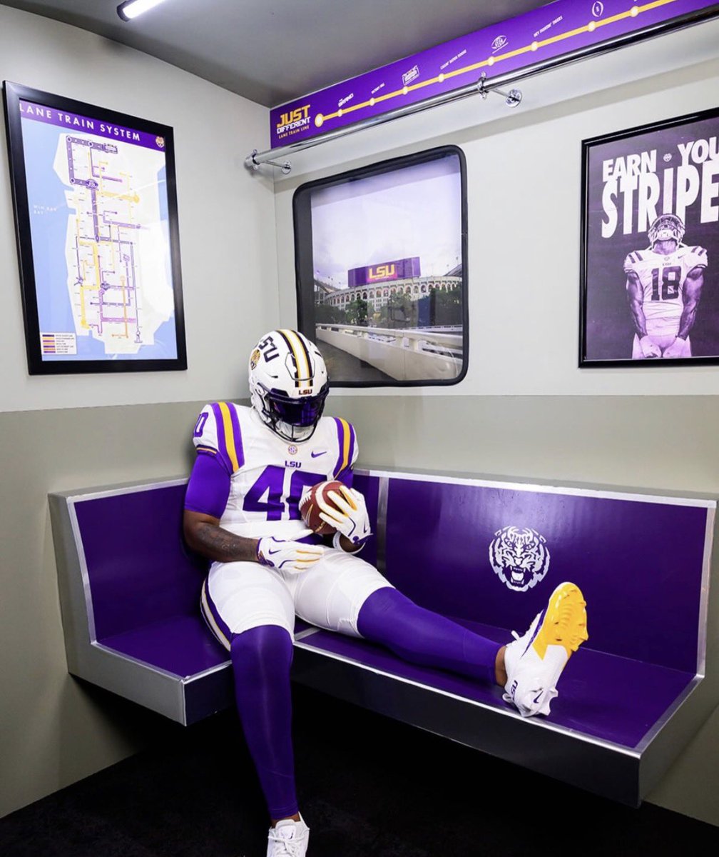 znagy20's tweet photo. The No. 3 DL in America made his way to Baton Rouge this week for an official visit with #LSU: Mitchell Turner.

The 6’3, 275-pounder spent time with Lane Kiffin, Ed Orgeron + navigated a photoshoot in Death Valley.

He shared photos from his visit.

More: https://t.co/eNbopEkN4Z https://t.co/DYmUmHskVo