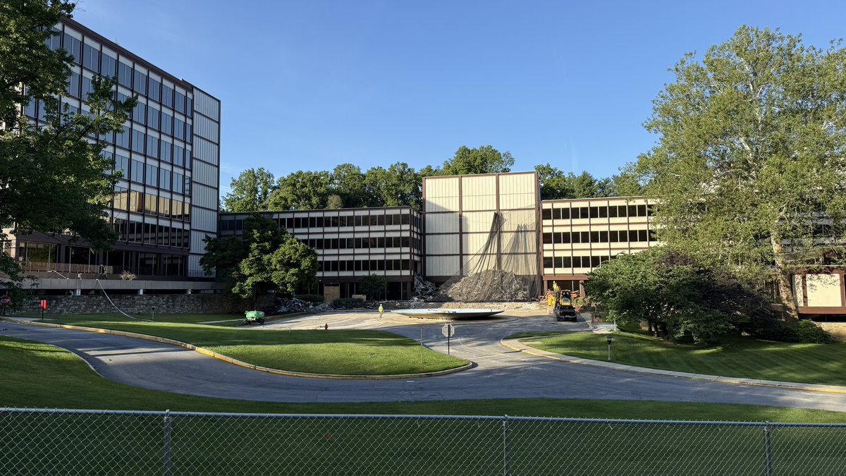 lsampas's tweet photo. @bethesda_today Demolition was happening this morning. https://t.co/sC9KulxnzF