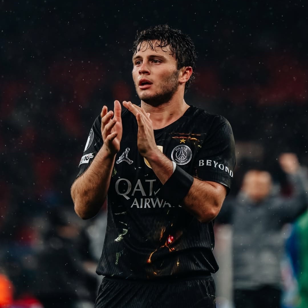 MadridXtra's tweet photo. 🚨🚨 BREAKING: Florentino Pérez’s FAVORITE for the midfield:

JOAÕ NEVES! @AlbertoPereiro https://t.co/s7NBe2YnnM