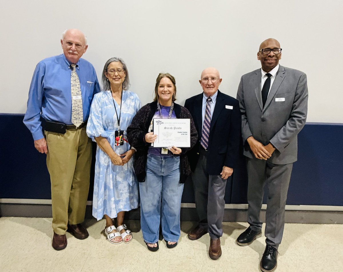 RachelEvans05's tweet photo. Congrats to Sarah Pauls at ASFL for being named the Air &amp; Space Forces Assn. TN Valley STEM Teacher of the Year!

Her innovative STEM instruction, robotics leadership, and hands-on learning experiences inspire students to become the next generation of scientists and engineers. 🚀 https://t.co/m5fqLBwLII