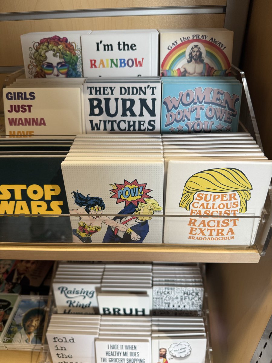 xaehdz's tweet photo. i love my local bookstore https://t.co/At0nwUiwiR