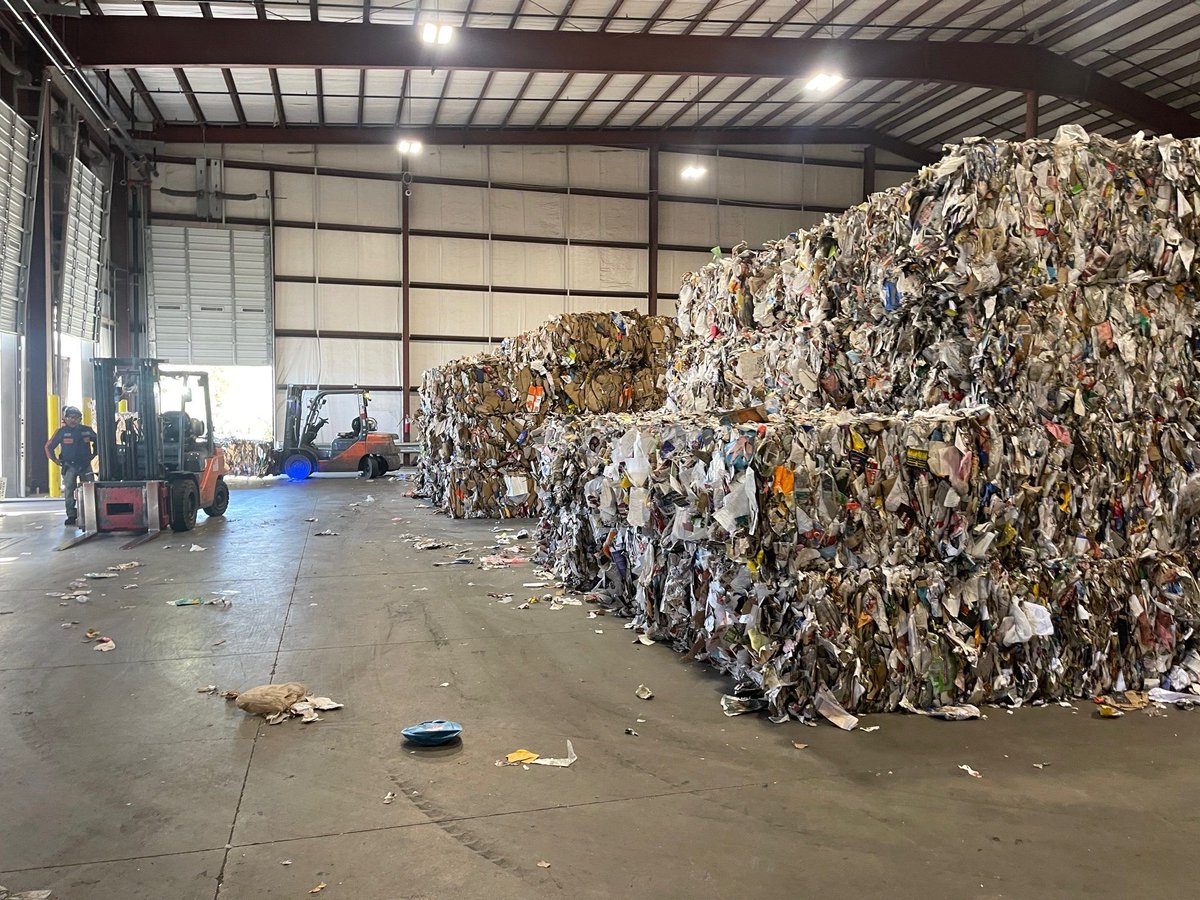trellisgroup_'s tweet photo. 📦 Food and fiber companies are pushing to make paper-based packaging more recyclable as brands move away from plastic.

But coatings, food contamination and mixed materials still create major challenges: https://t.co/dv09L2VzJ2 https://t.co/8iUNtVgVAX