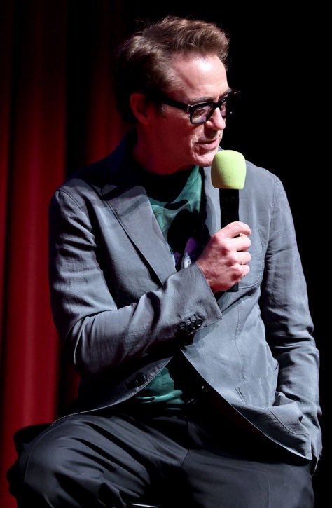 casillasdowney's tweet photo. @RobertDowneyJr 155. eu te amo robert downey jr. 

i love you @RobertDowneyJr https://t.co/rmjLeOX73Y